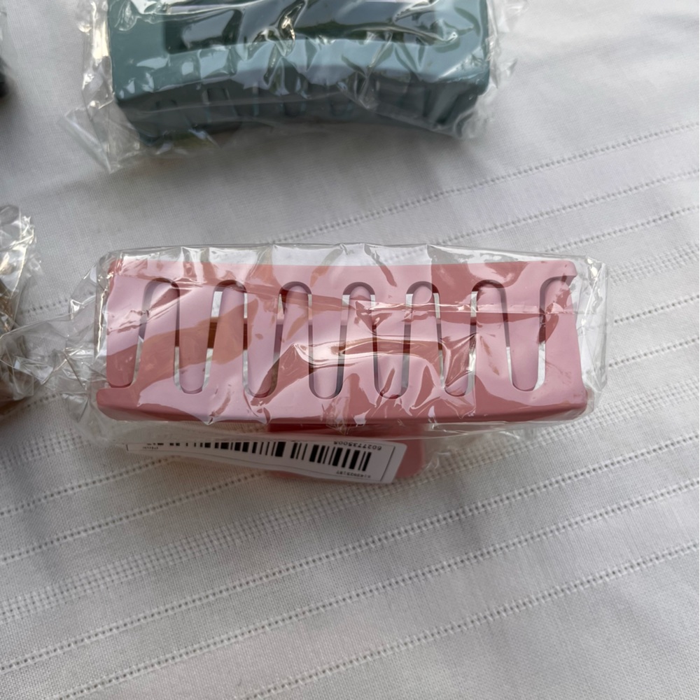 XL claw hair clips - Picture 7 of 11
